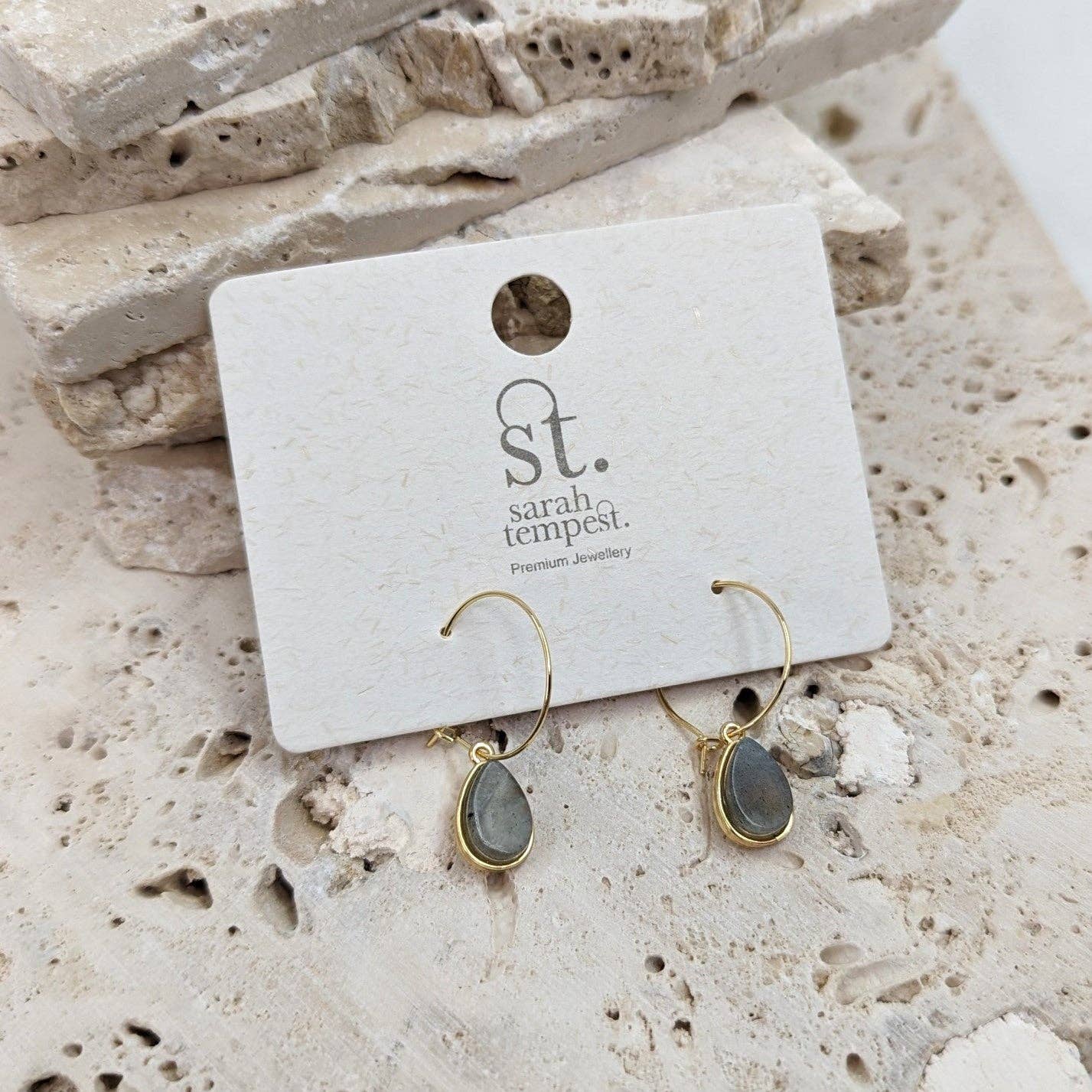 Fine hoop earrings with semi-precious drop: GLD