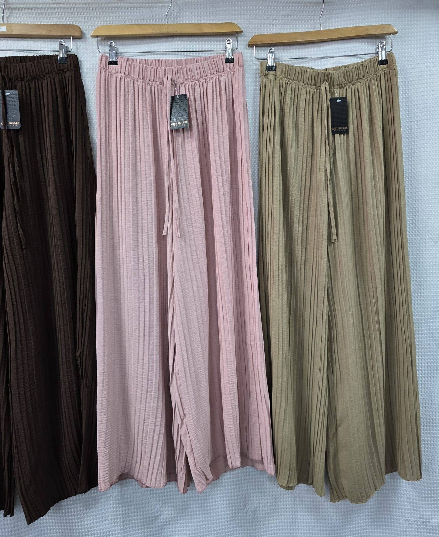 Plisse Wide Leg Elasticated Trousers: Beige