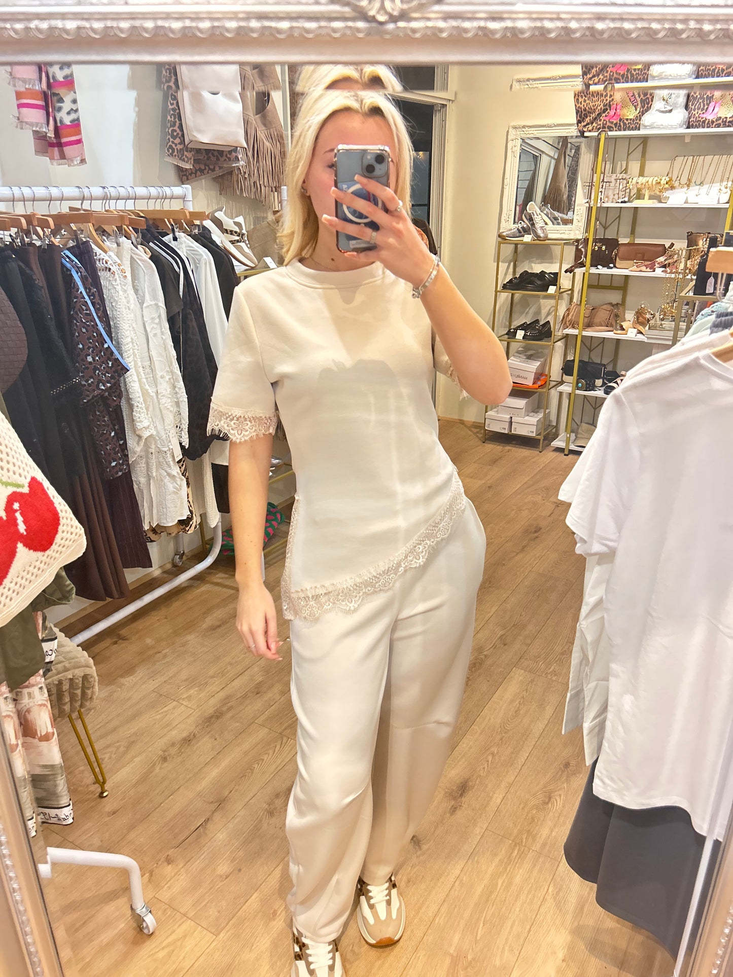 CREAM LACE TRIM TSHIRT