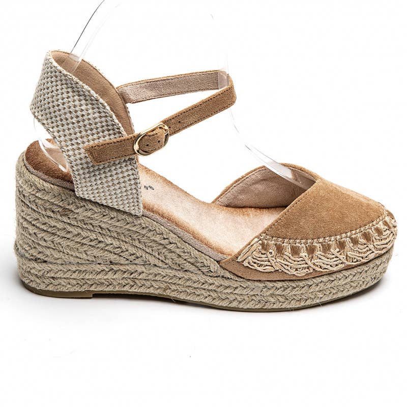 Camel Wedge