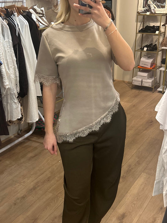 TAUPE LACE TRIM TSHIRT