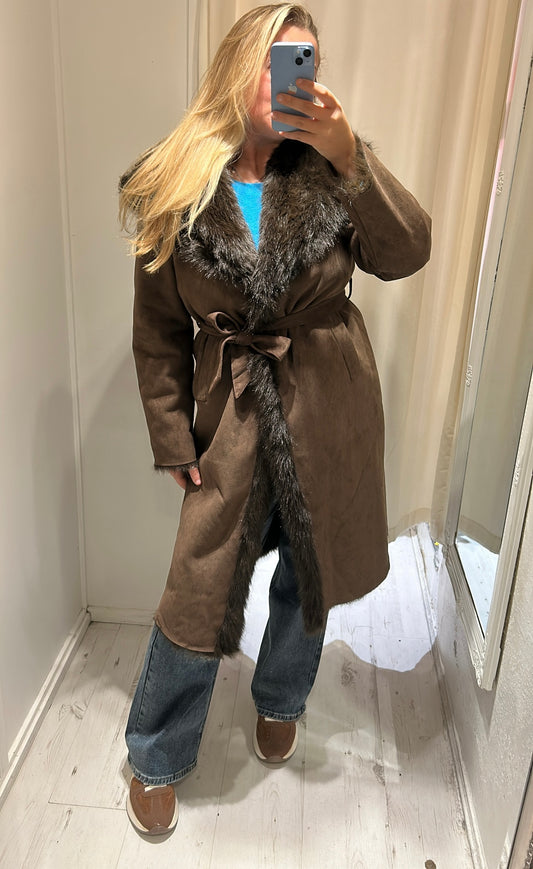 Reversible Tie Faux Fur