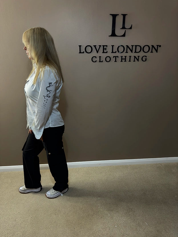 FITTED STRETCH SHIRT WITH LOVE LONDON DESIGN