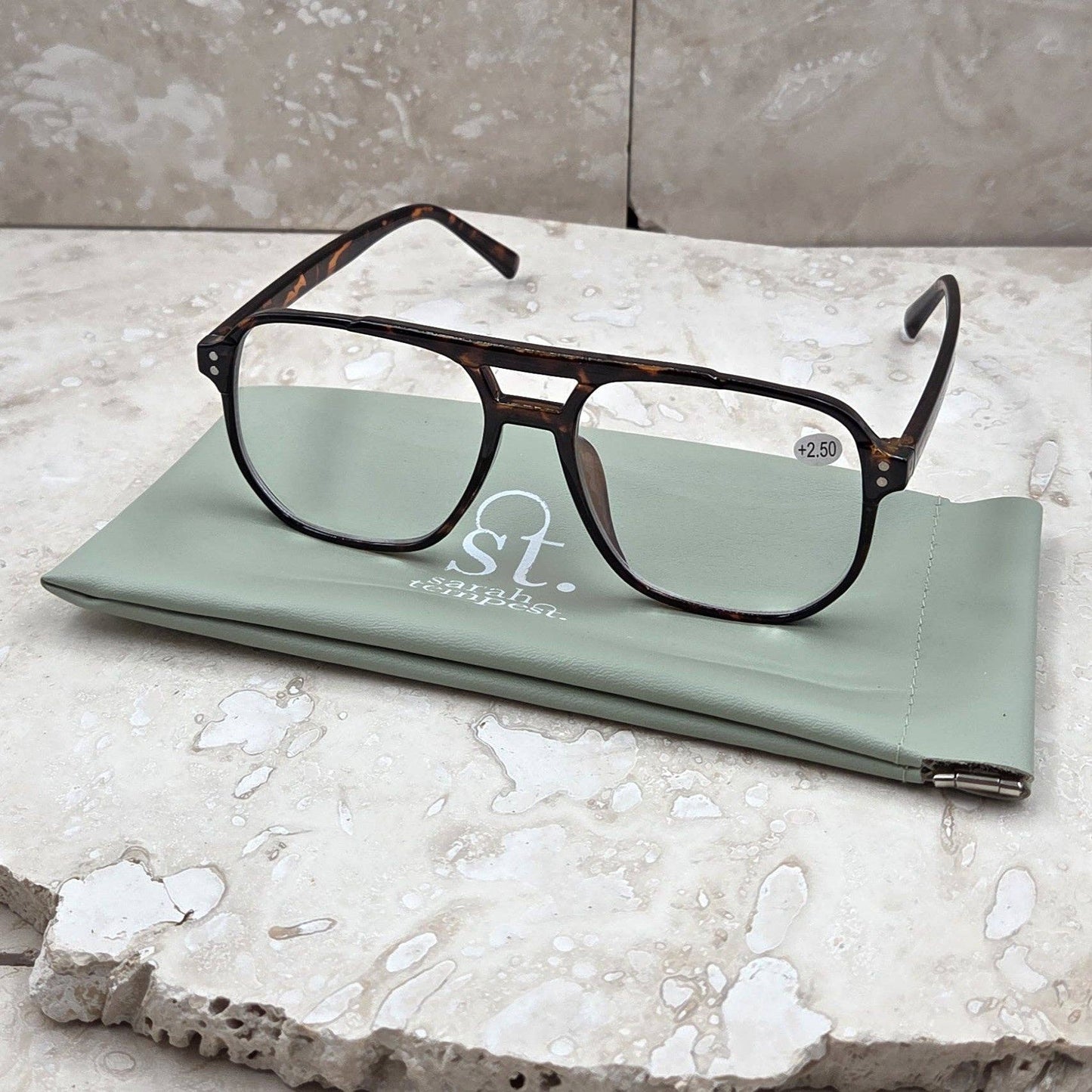 Tortoiseshell aviator style reading glasses: 1.5