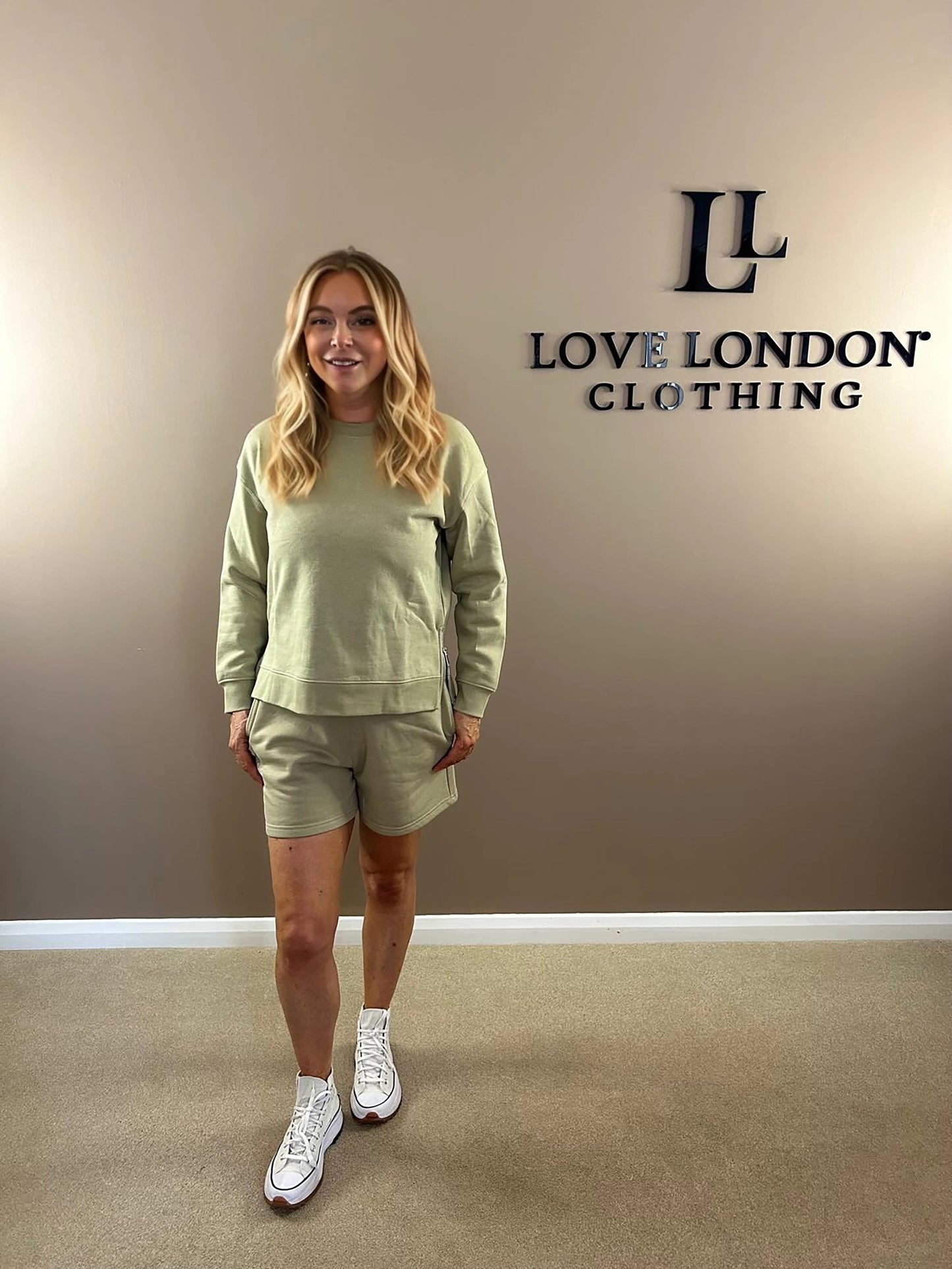 SIDE ZIP SWEATSHIRT WITH LOVE LONDON DESIGN