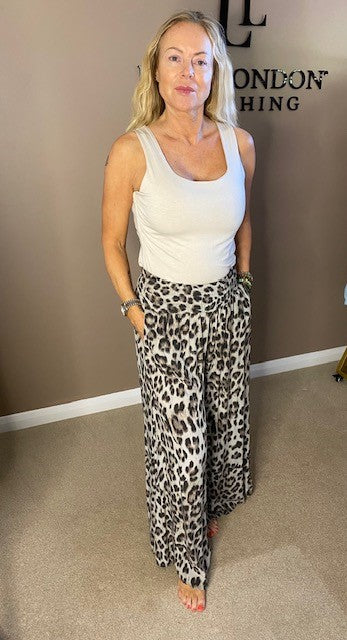 ANIMAL PRINT TROUSER